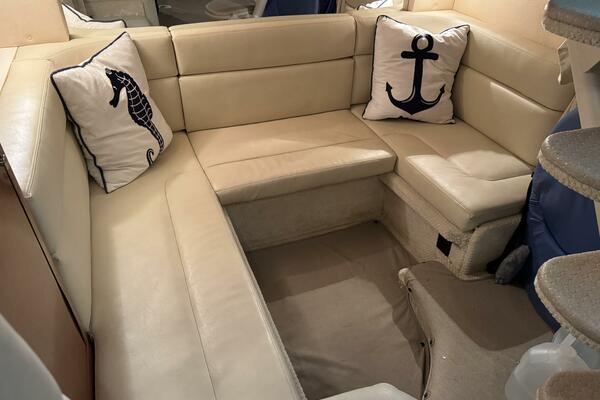 32ft Sea Ray Yacht For Sale