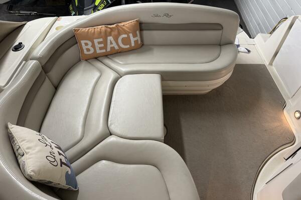 32ft Sea Ray Yacht For Sale