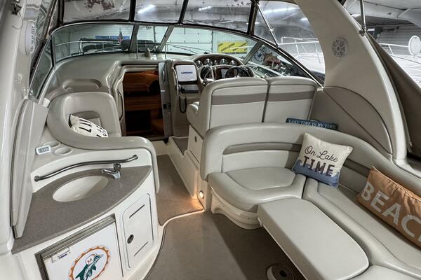 32ft Sea Ray Yacht For Sale