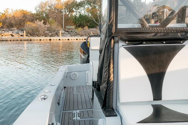 29ft SeaVee Yacht For Sale