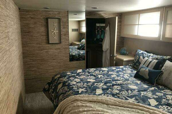 Broward Custom Extended Yacht For Sale