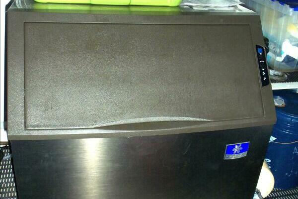 Lazarette Commercial Icemaker