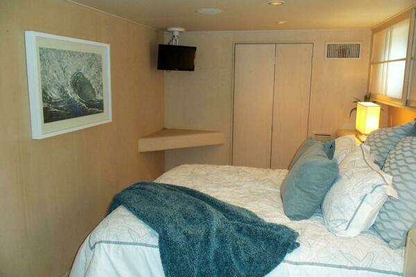 Broward Custom Extended Yacht For Sale