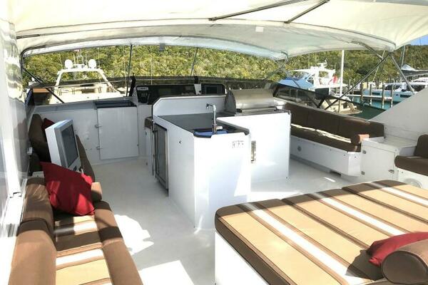 Flybridge Sun Lounge  