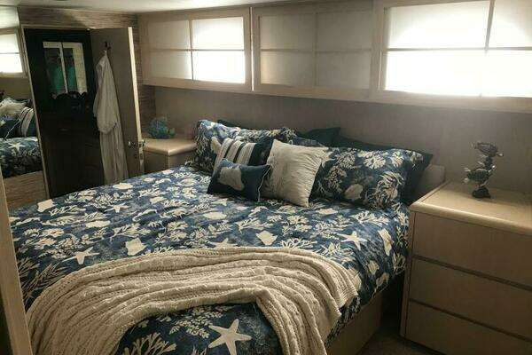 Broward Custom Extended Yacht For Sale