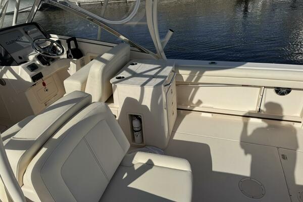 27ft Grady White Yacht For Sale