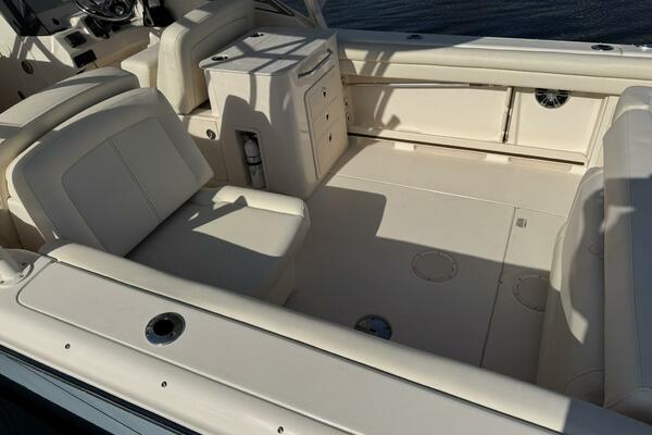 27ft Grady White Yacht For Sale