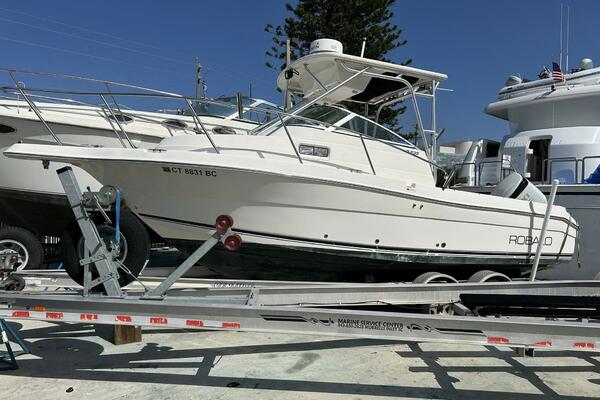 24ft Robalo Yacht For Sale