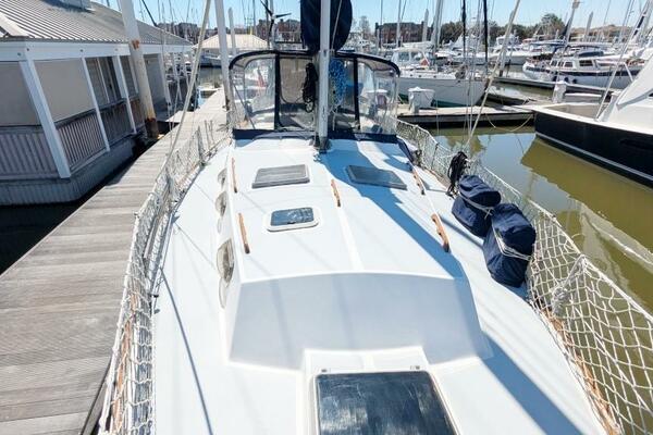 UBUNTU 46ft Morgan Yacht For Sale