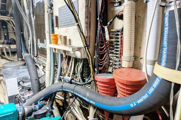 UBUNTU 46ft Morgan Yacht For Sale