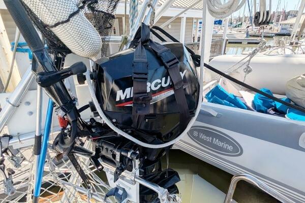 UBUNTU 46ft Morgan Yacht For Sale