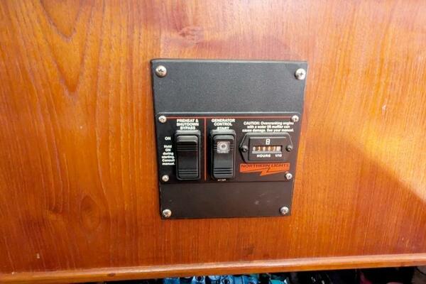 UBUNTU 46ft Morgan Yacht For Sale