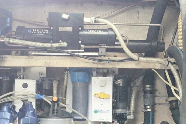 UBUNTU 46ft Morgan Yacht For Sale