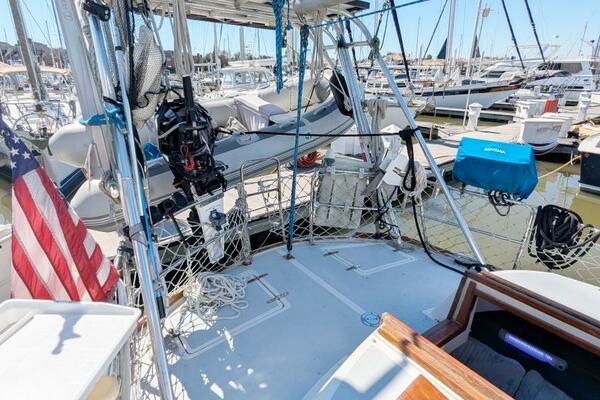 UBUNTU 46ft Morgan Yacht For Sale