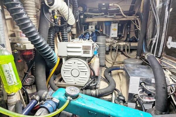 UBUNTU 46ft Morgan Yacht For Sale