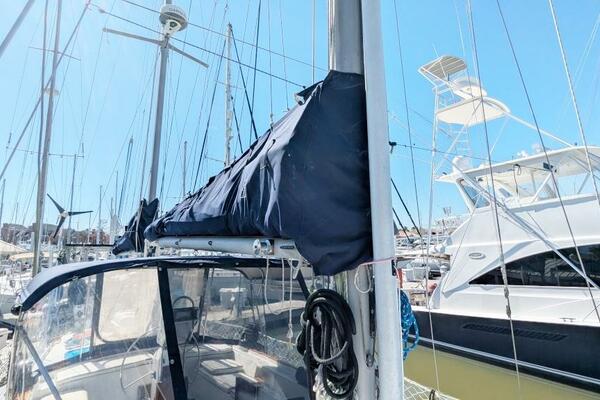 UBUNTU 46ft Morgan Yacht For Sale