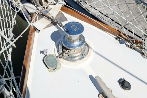 UBUNTU 46ft Morgan Yacht For Sale