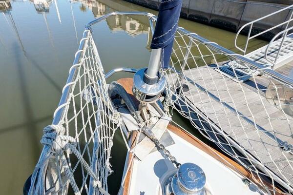 UBUNTU 46ft Morgan Yacht For Sale