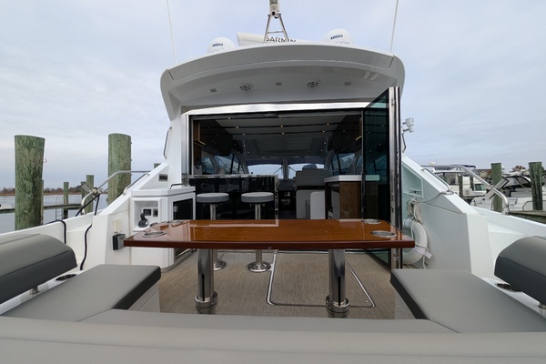54ft Cruisers Yachts Yacht For Sale
