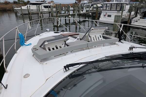 2022 Cruisers Yachts 54