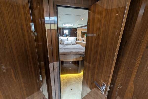 54ft Cruisers Yachts Yacht For Sale