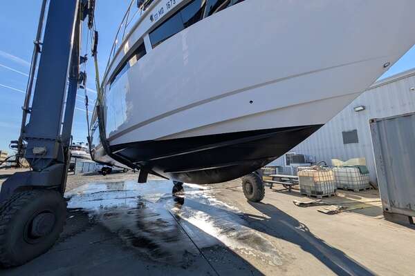 2022 Cruisers Yachts 54