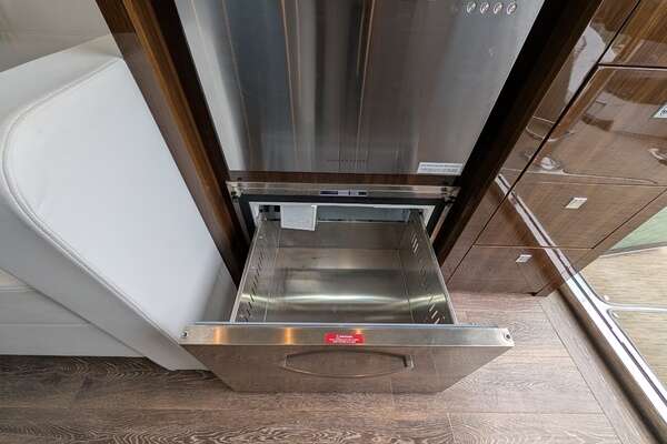 2022 Cruisers Yachts 54