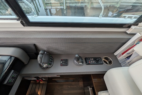 54ft Cruisers Yachts Yacht For Sale