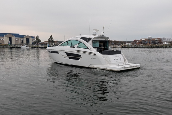 54ft Cruisers Yachts Yacht For Sale