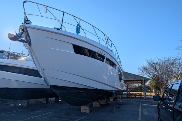 54ft Cruisers Yachts Yacht For Sale