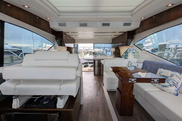 2022 Cruisers Yachts 54