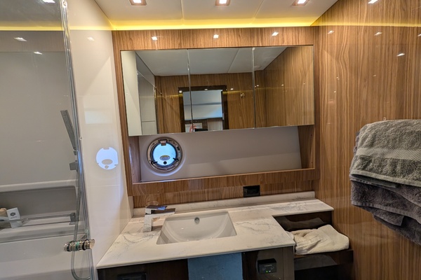 54ft Cruisers Yachts Yacht For Sale