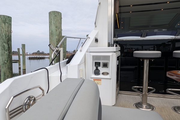 54ft Cruisers Yachts Yacht For Sale