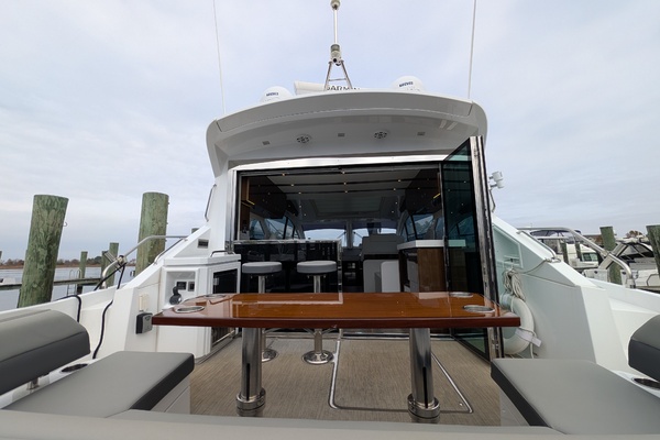 54ft Cruisers Yachts Yacht For Sale