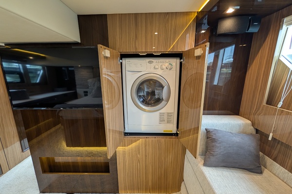 54ft Cruisers Yachts Yacht For Sale