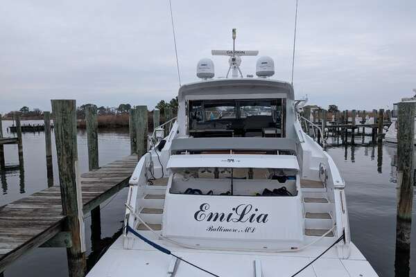 2022 Cruisers Yachts 54