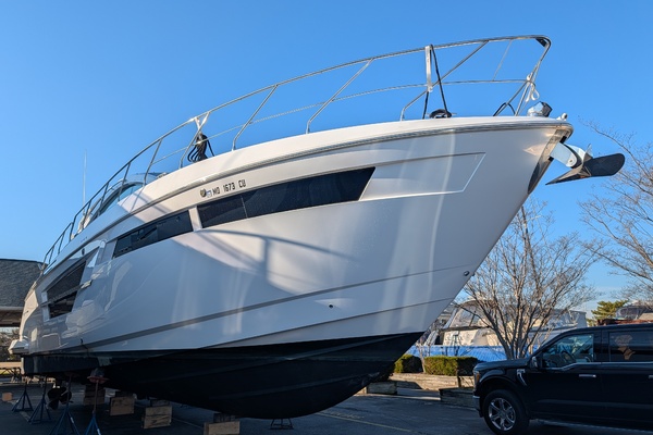 54ft Cruisers Yachts Yacht For Sale