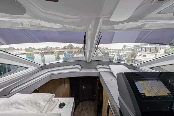 54ft Cruisers Yachts Yacht For Sale