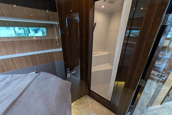 54ft Cruisers Yachts Yacht For Sale