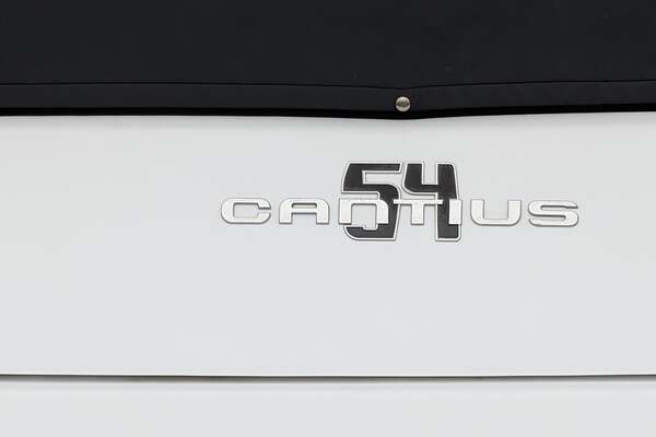 2022 Cruisers Yachts 54