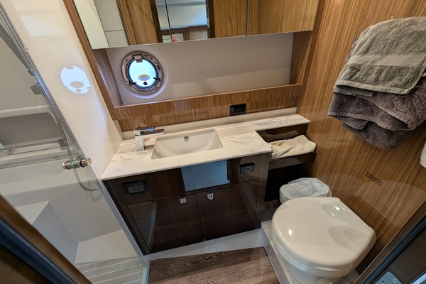 54ft Cruisers Yachts Yacht For Sale