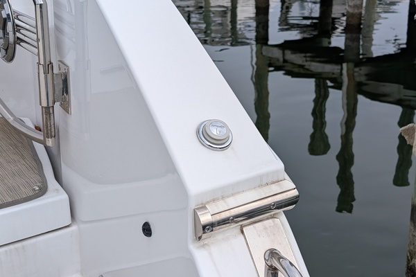 54ft Cruisers Yachts Yacht For Sale