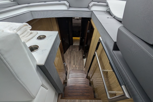 54ft Cruisers Yachts Yacht For Sale