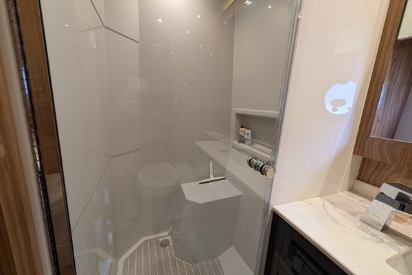 54ft Cruisers Yachts Yacht For Sale