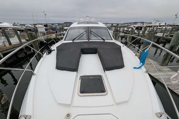 2022 Cruisers Yachts 54