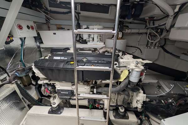 2022 Cruisers Yachts 54