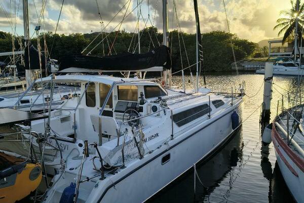 Oracle 33ft Gemini Yacht For Sale
