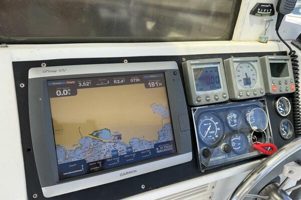 Oracle 33ft Gemini Yacht For Sale