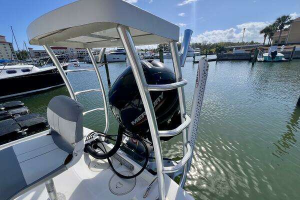 Photo of the 2021 Mako 21 LTS "BOBO VI"