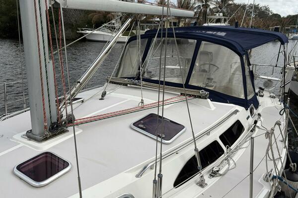 GUINEVERE 36ft Catalina Yacht For Sale